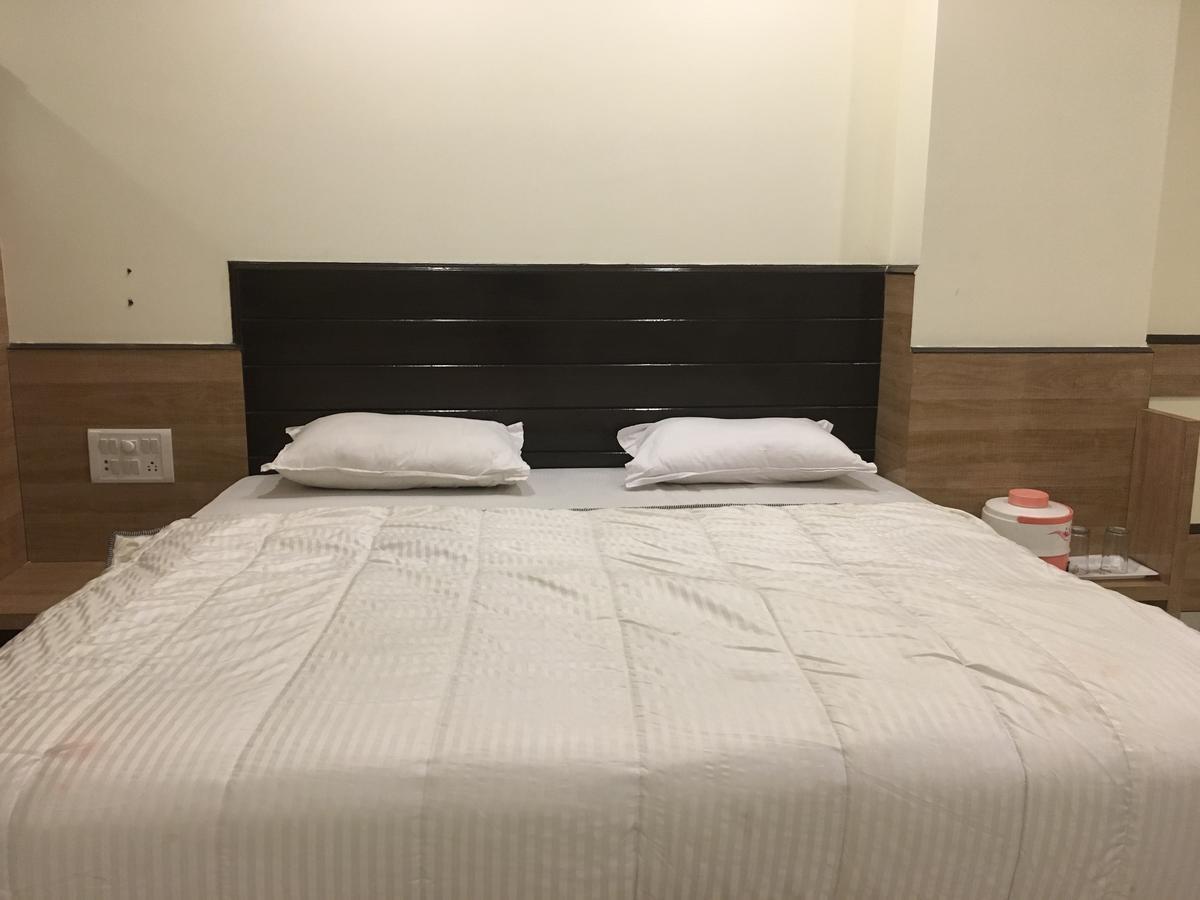 Kailash Presidency Hotel Bhopal Esterno foto