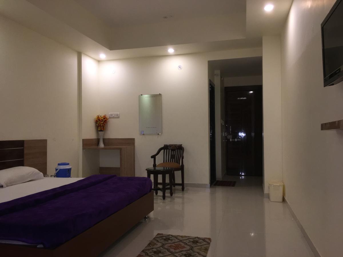 Kailash Presidency Hotel Bhopal Esterno foto