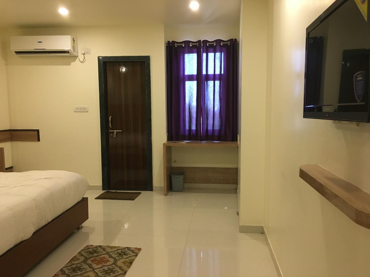 Kailash Presidency Hotel Bhopal Esterno foto