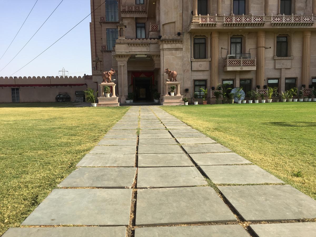 Kailash Presidency Hotel Bhopal Esterno foto