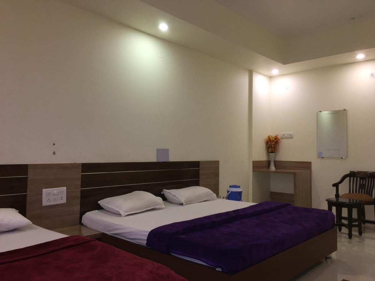 Kailash Presidency Hotel Bhopal Esterno foto